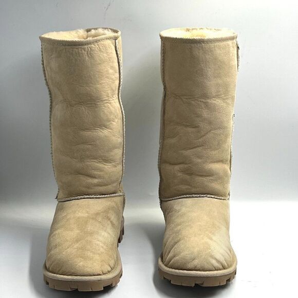 UGG Essential Tall - Size: 6 - Picture 6 of 11